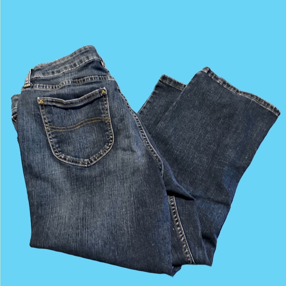 Lee denim capri 5 pocket women’s 12m measurements in pics very good condition